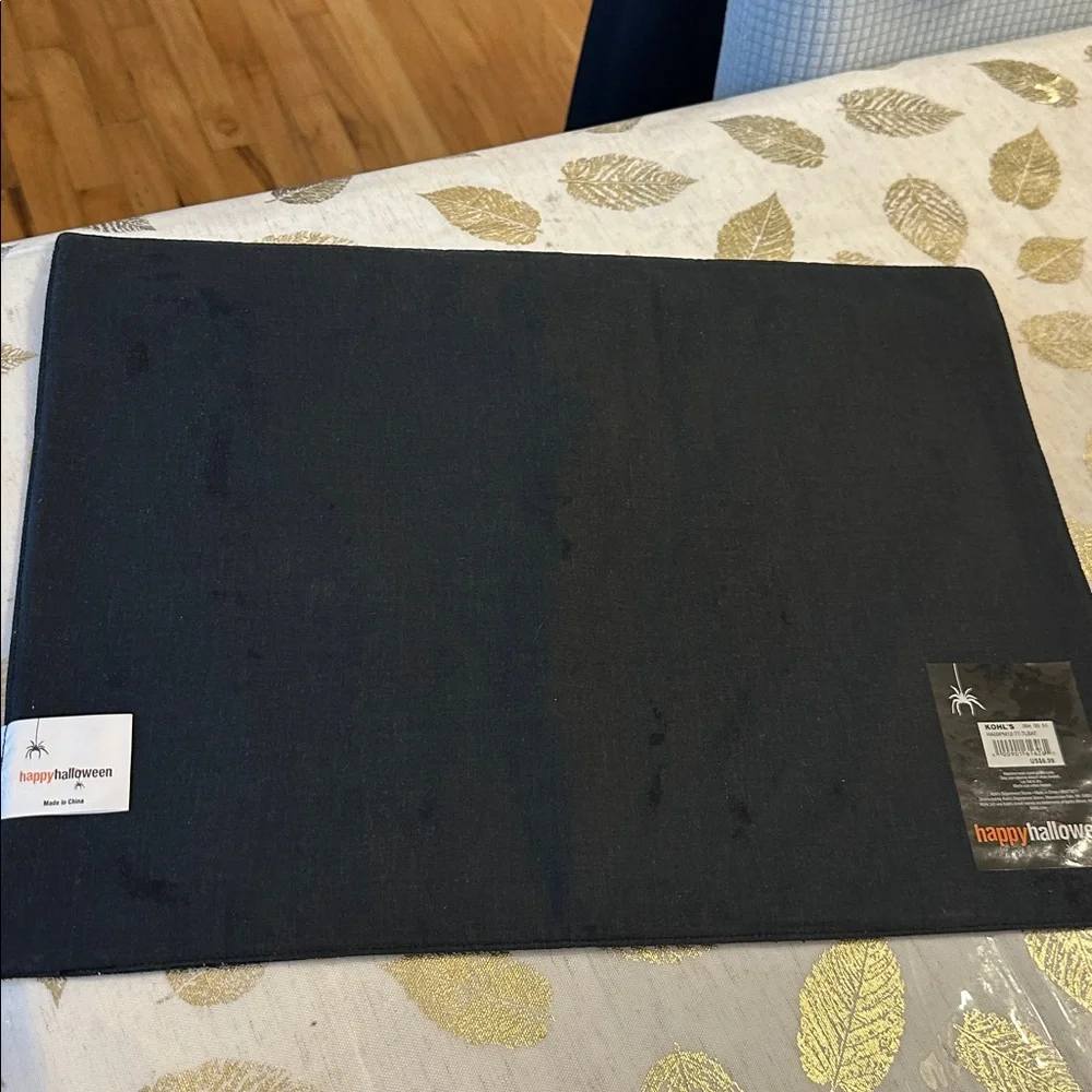 Kohl’s Happy Halloween cloth placemats set of 2 17 1/2 x 13 1/4inch NWT quilted